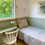Vakantiehuis Cozy With Fjord Views On Fur