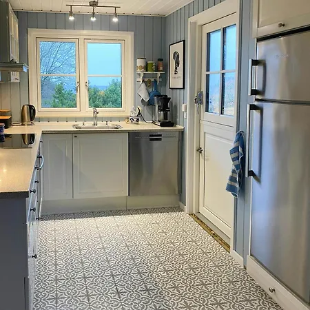 Дом отдыха Cozy With Fjord Views On *