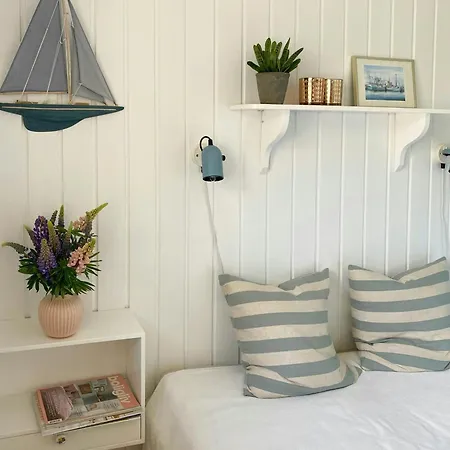 Cozy With Fjord Views On Дом отдыха Фюр